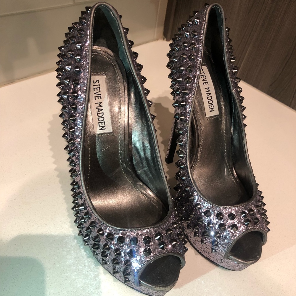 Steve Madden Peep Toe Pump